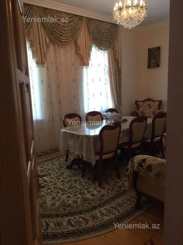 Satılır 7 otaqlı həyət evi 220 m²