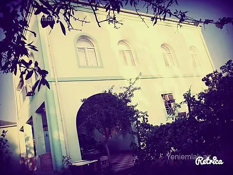 Satılır 7 otaqlı həyət evi 220 m²