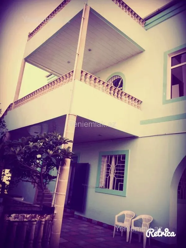Satılır 7 otaqlı həyət evi 220 m²