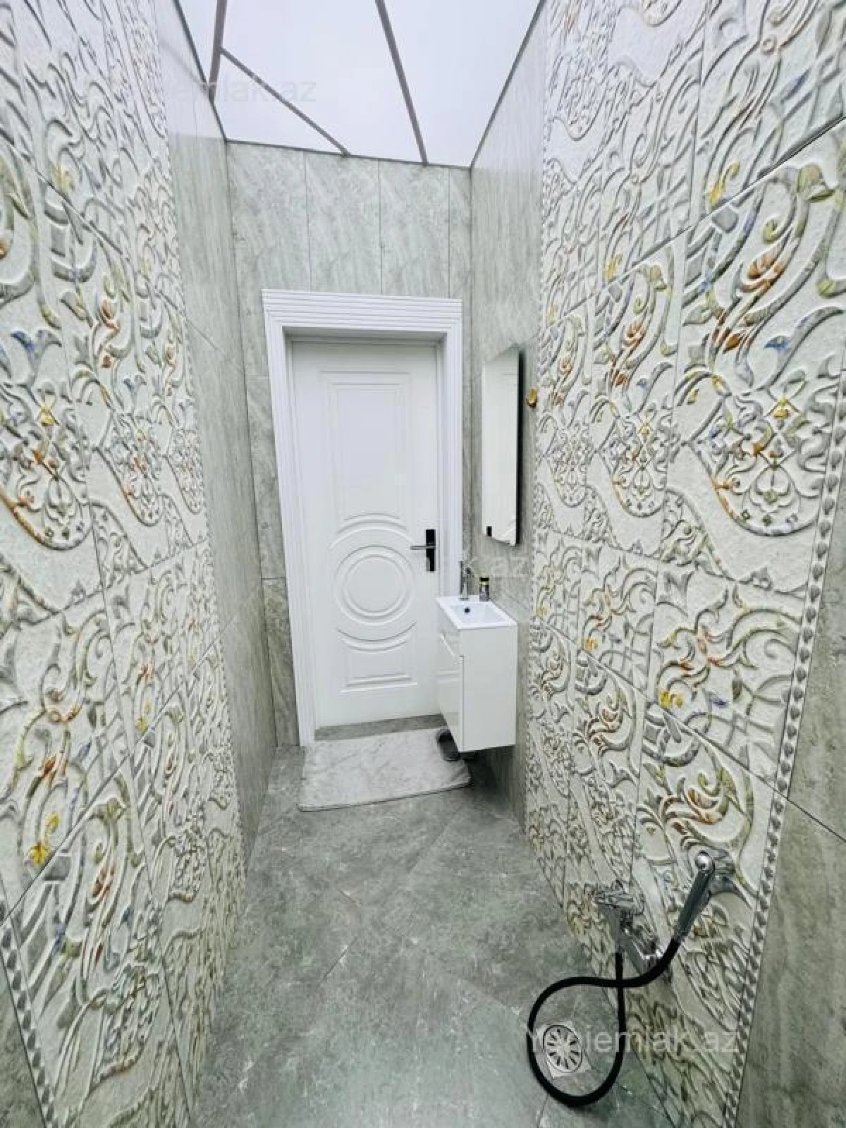 Satılır 4 otaqlı həyət evi 147 m²