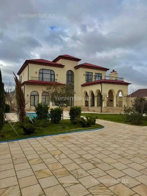 Satılır 6 otaqlı həyət evi 400 m²