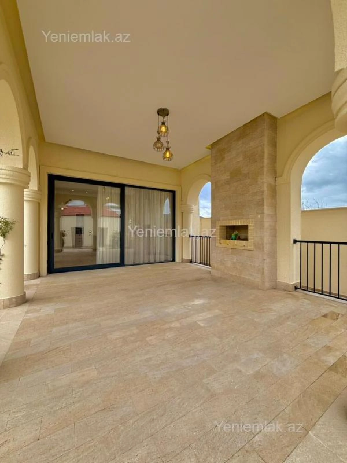 Satılır 6 otaqlı həyət evi 400 m²