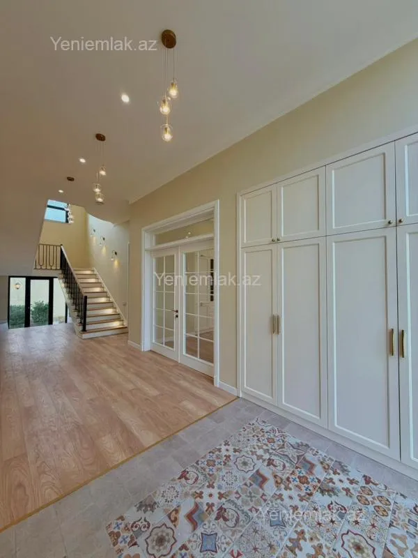 Satılır 6 otaqlı həyət evi 400 m²