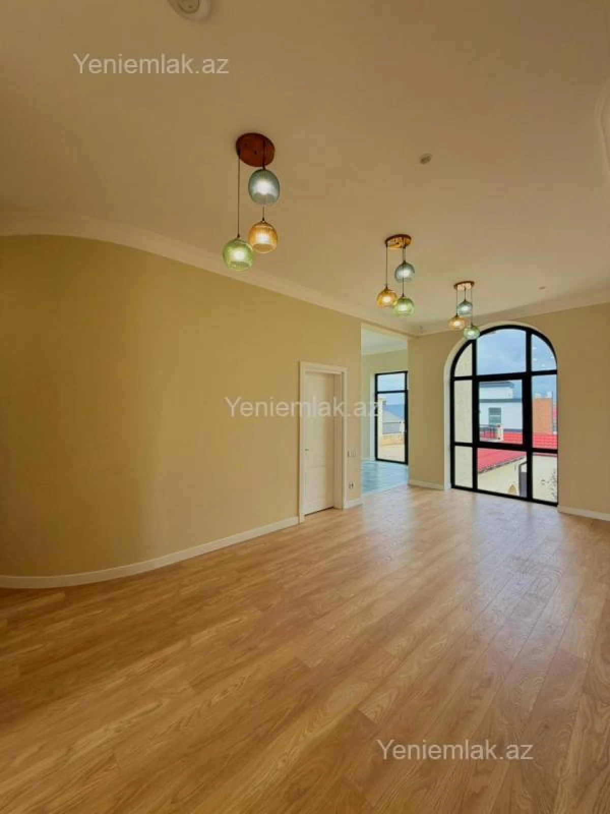 Satılır 6 otaqlı həyət evi 400 m²