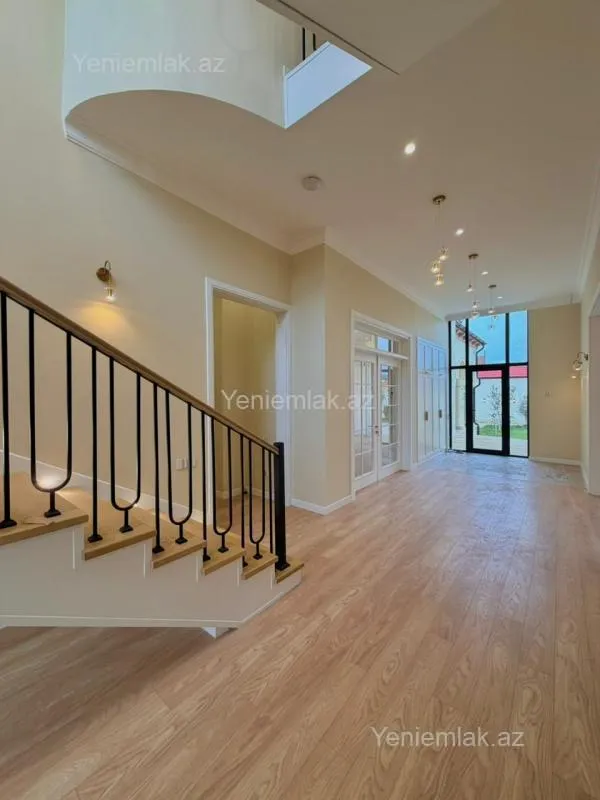 Satılır 6 otaqlı həyət evi 400 m²