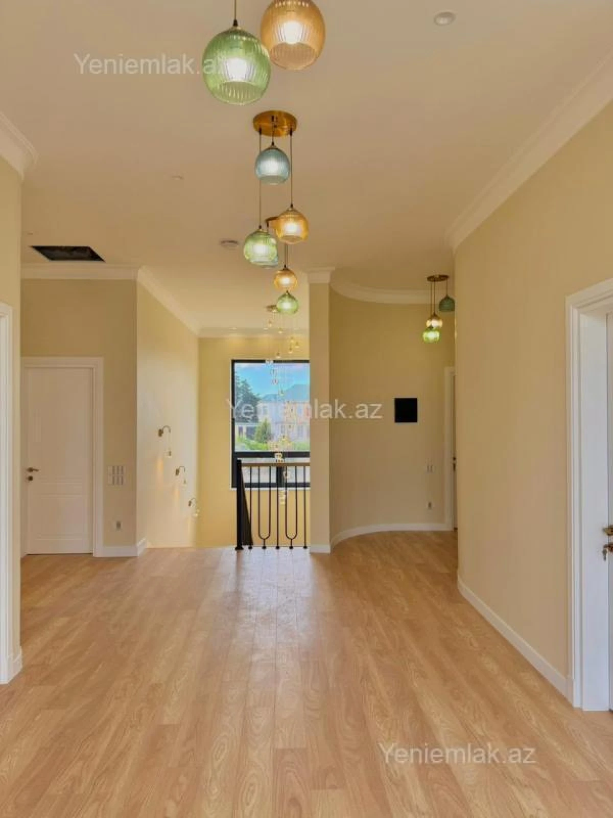 Satılır 6 otaqlı həyət evi 400 m²