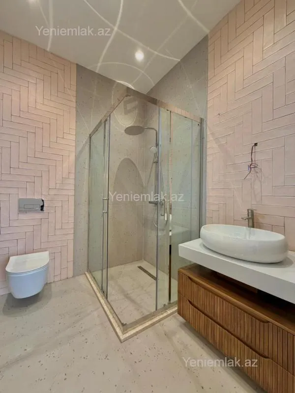 Satılır 6 otaqlı həyət evi 400 m²