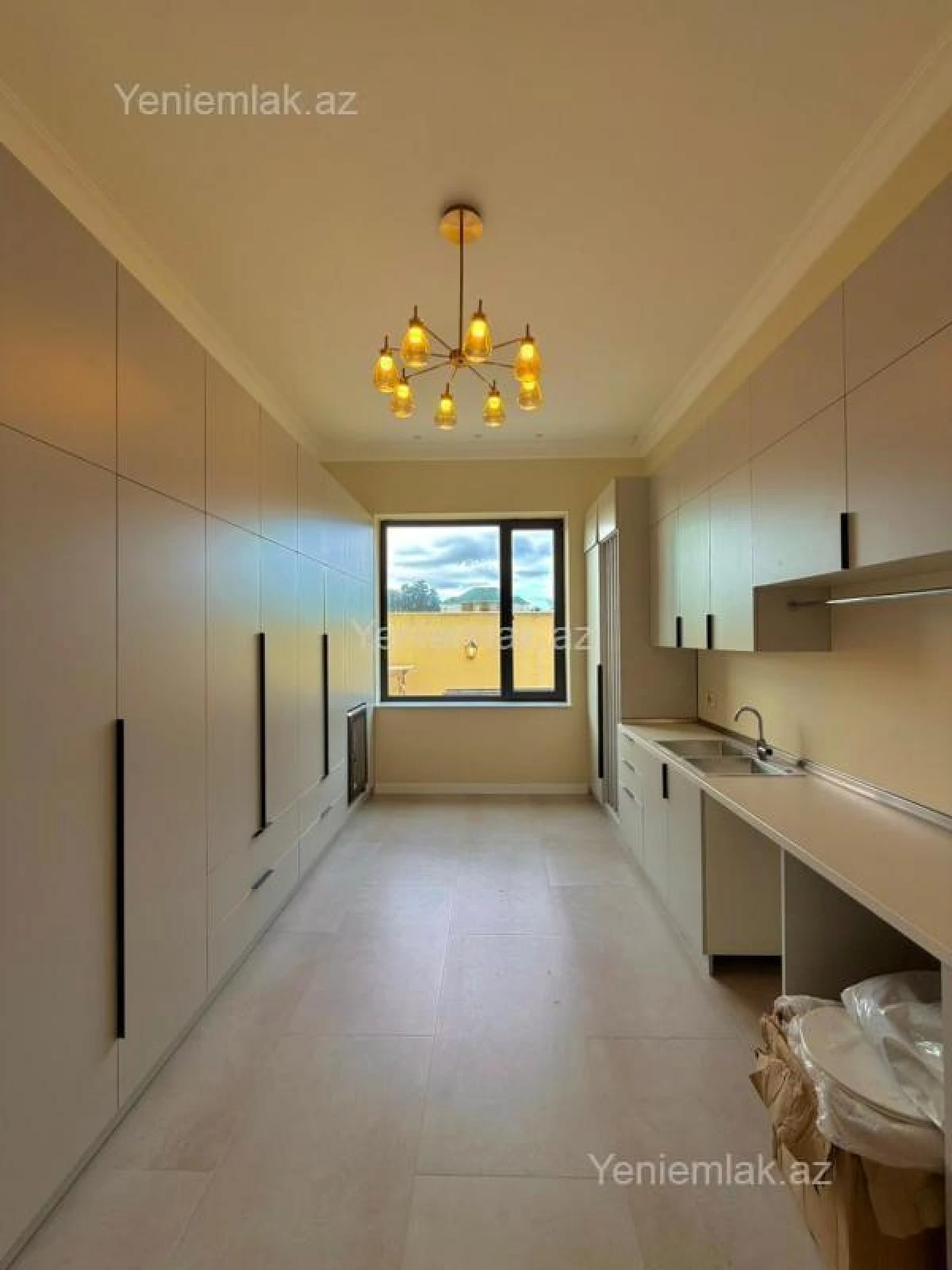 Satılır 6 otaqlı həyət evi 400 m²