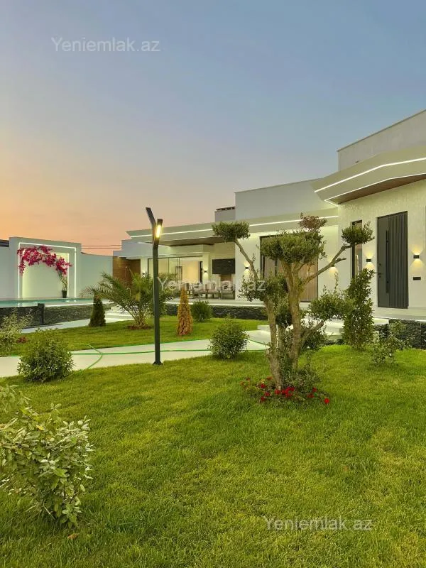 Satılır 5 otaqlı həyət evi 240 m²