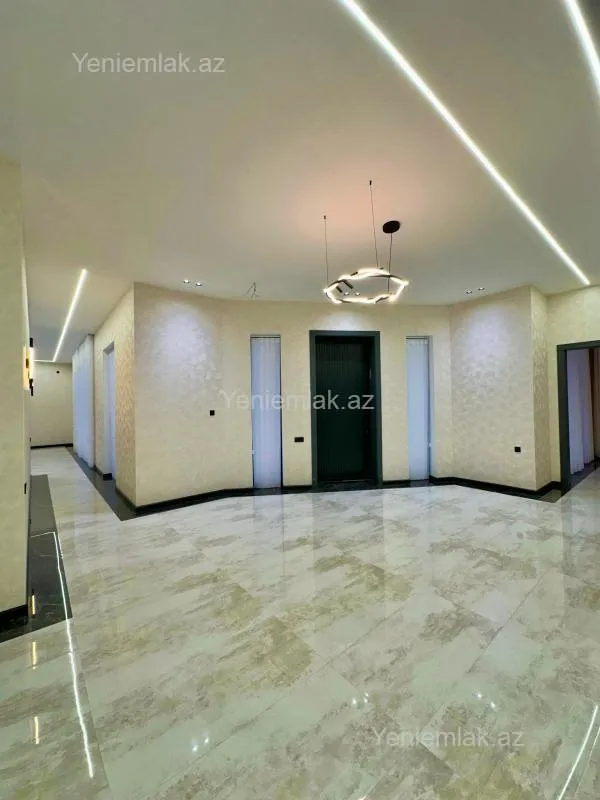 Satılır 5 otaqlı həyət evi 240 m²