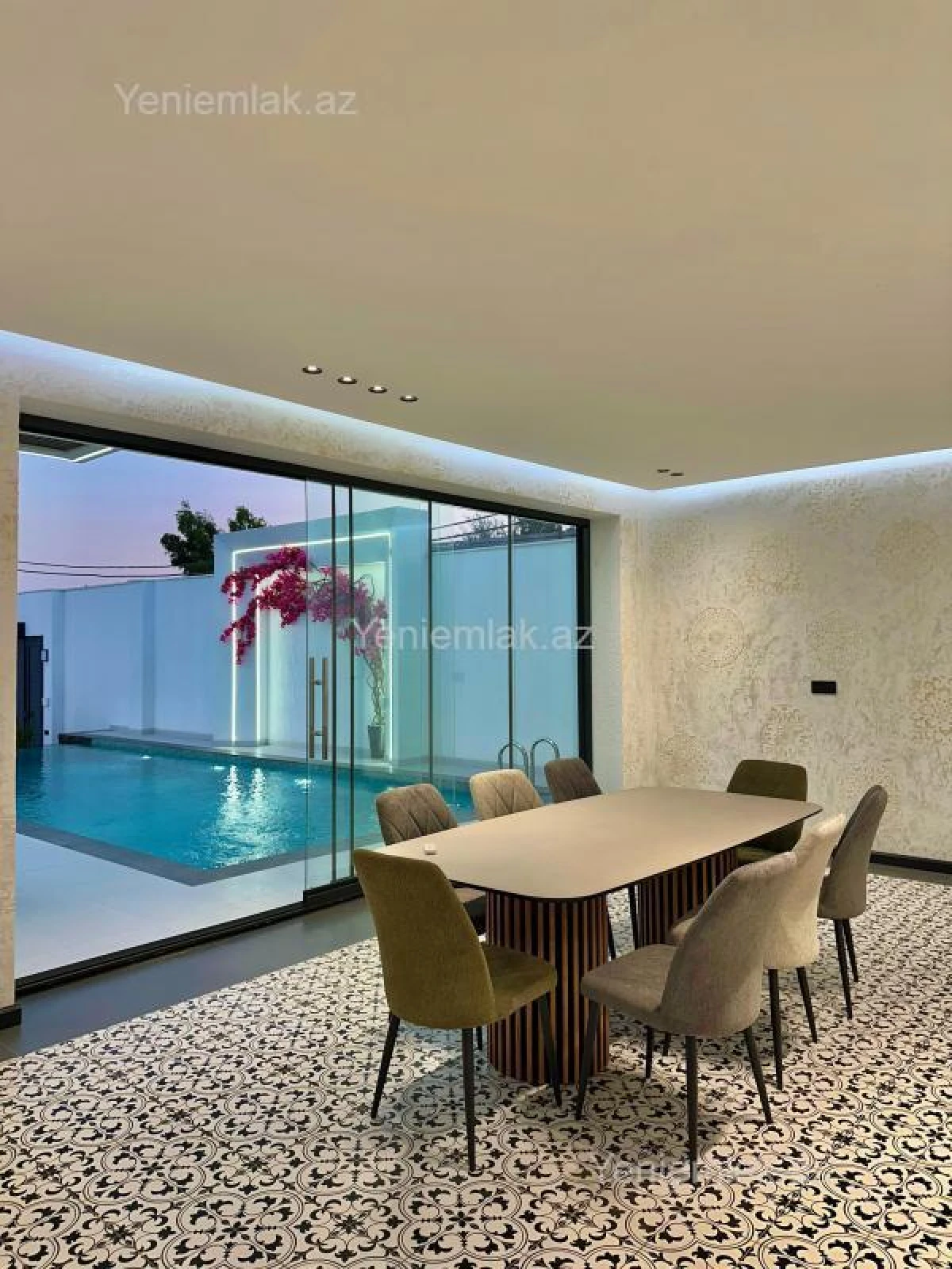 Satılır 5 otaqlı həyət evi 240 m²