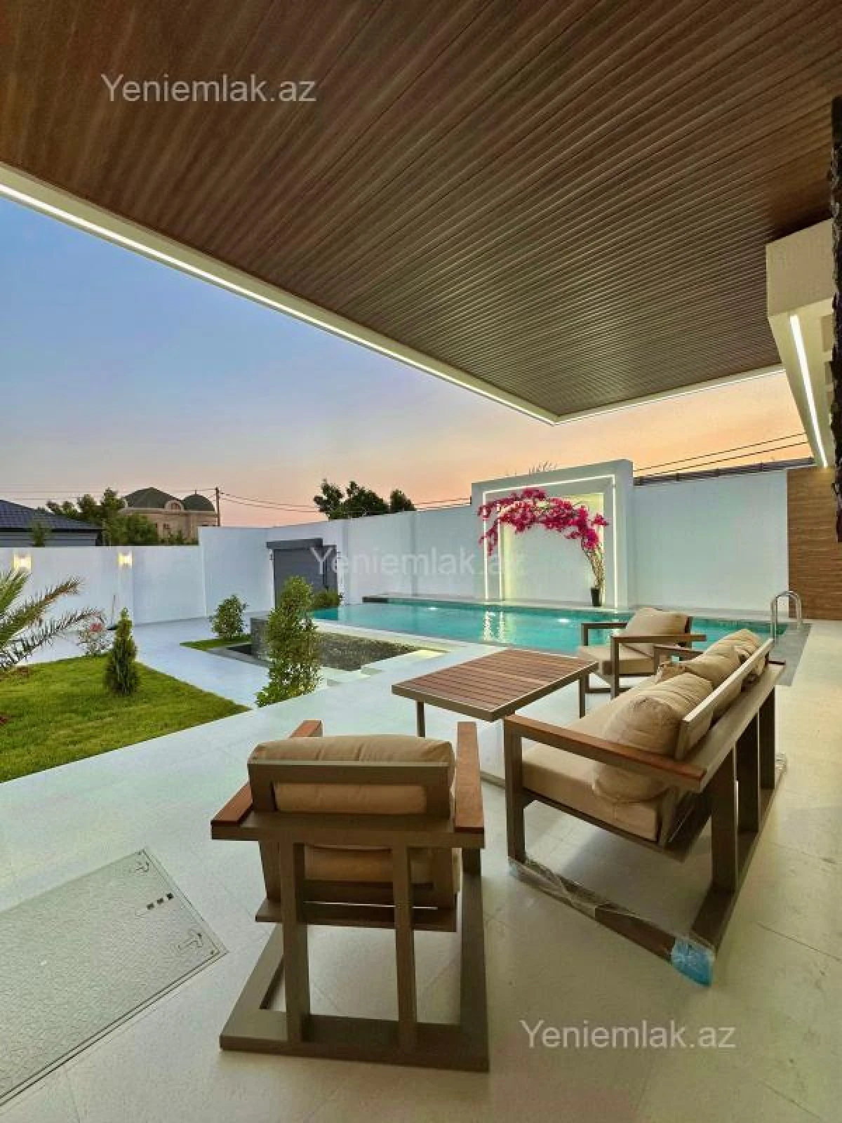 Satılır 5 otaqlı həyət evi 240 m²