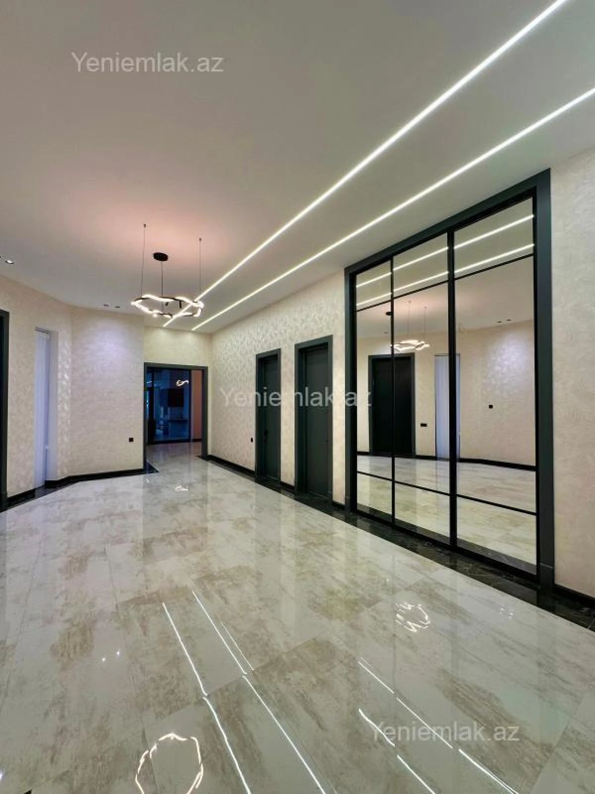 Satılır 5 otaqlı həyət evi 240 m²