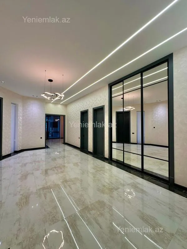Satılır 5 otaqlı həyət evi 240 m²