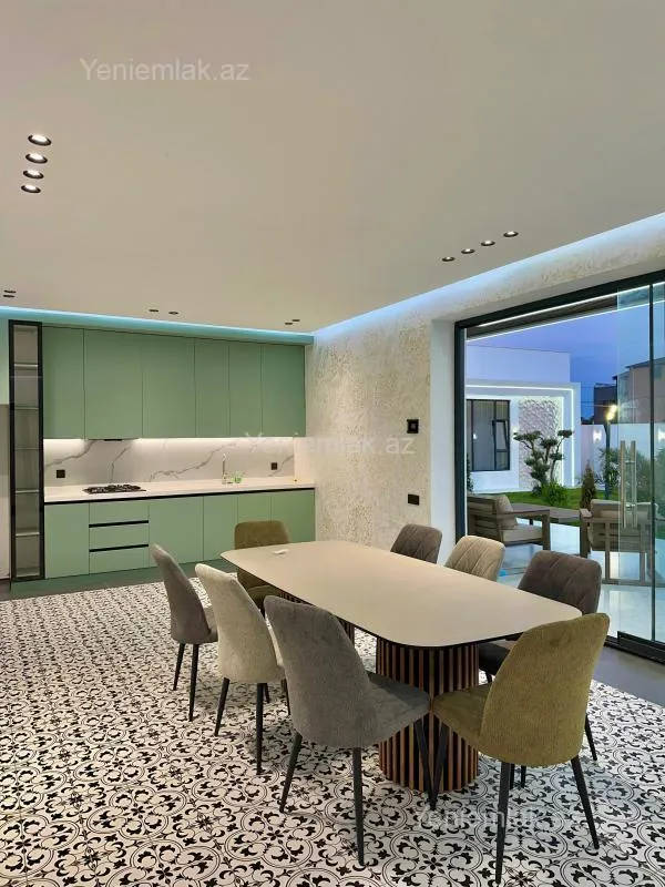 Satılır 5 otaqlı həyət evi 240 m²