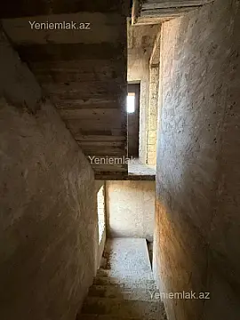 Satılır 8 otaqlı həyət evi 340 m²