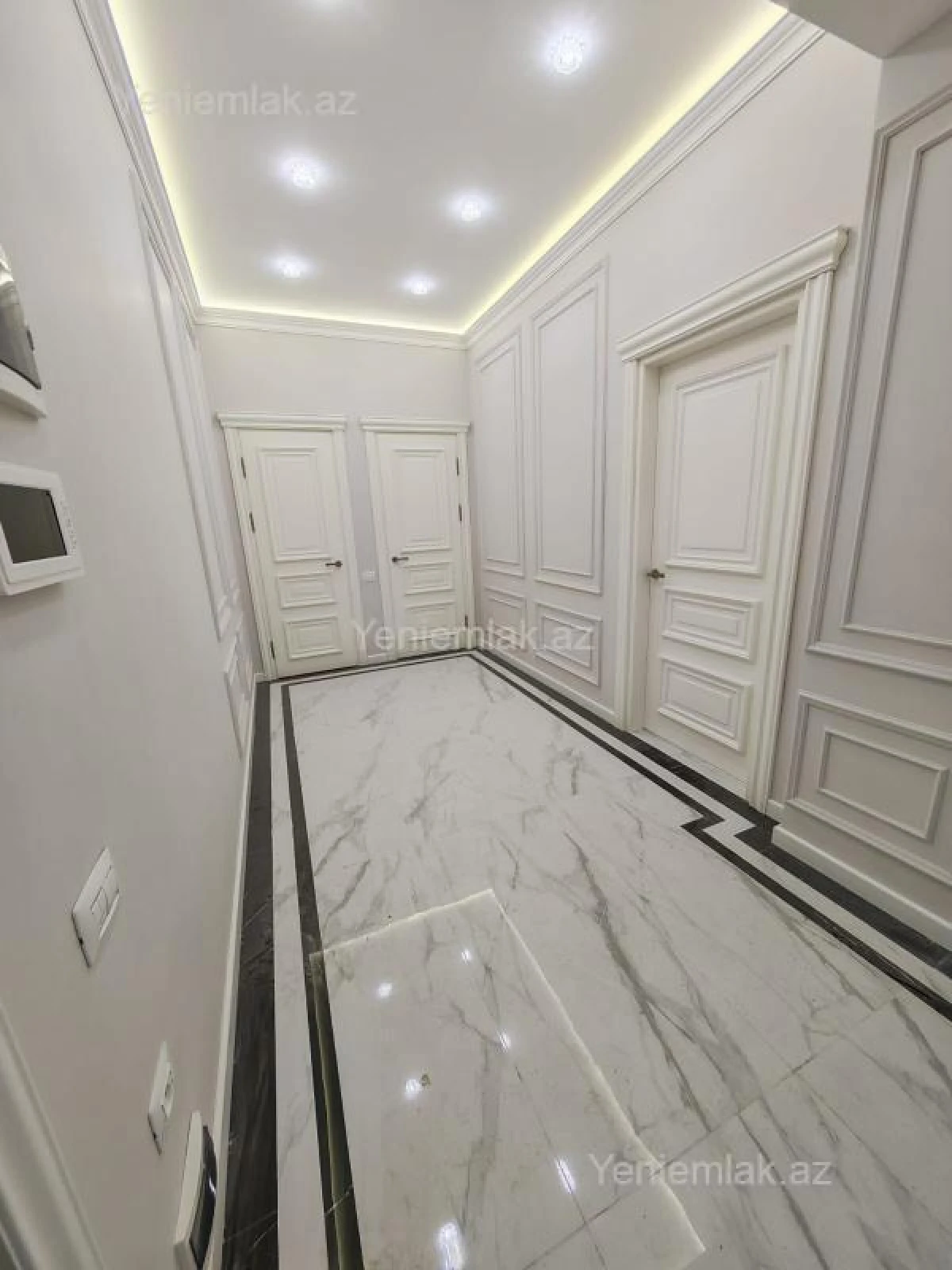 Satılır 3 otaqlı yeni tikili 115 m²