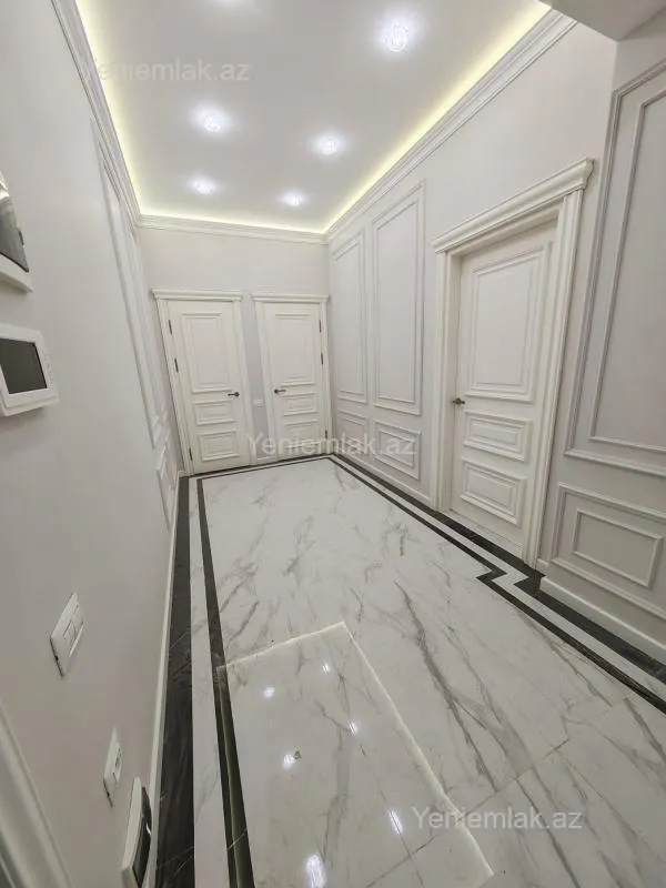 Satılır 3 otaqlı yeni tikili 115 m²