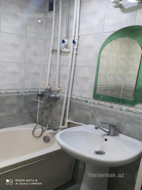 Satılır 3 otaqlı köhnə tikili 70 m²
