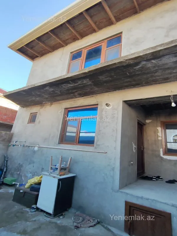 Satılır 4 otaqlı həyət evi 130 m²