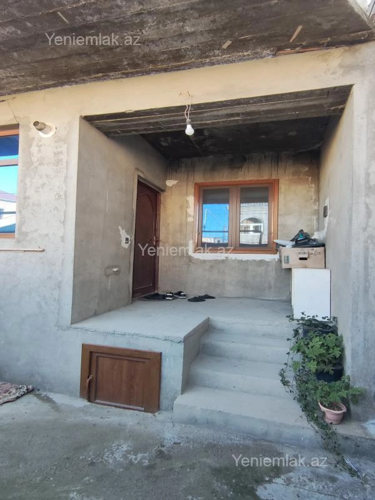 Satılır 4 otaqlı həyət evi 130 m²