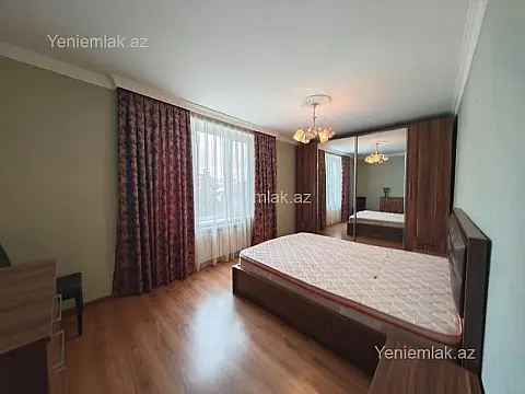 Satılır 2 otaqlı köhnə tikili 60 m²