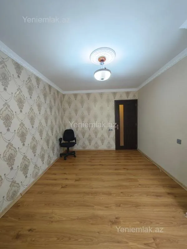 Satılır 2 otaqlı köhnə tikili 60 m²