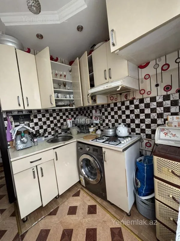 Satılır 2 otaqlı köhnə tikili 54 m²