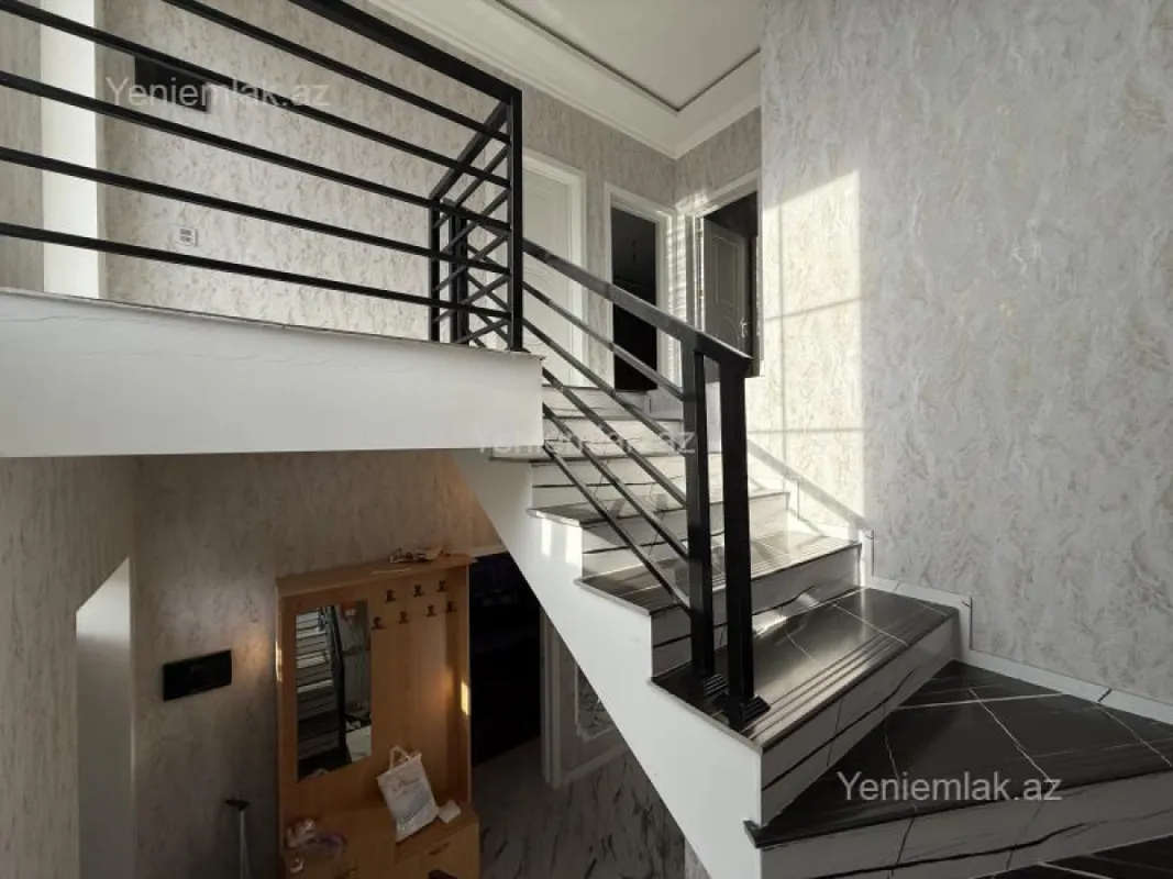 Satılır 5 otaqlı həyət evi 150 m²