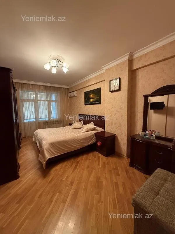 Satılır 3 otaqlı yeni tikili 131 m²