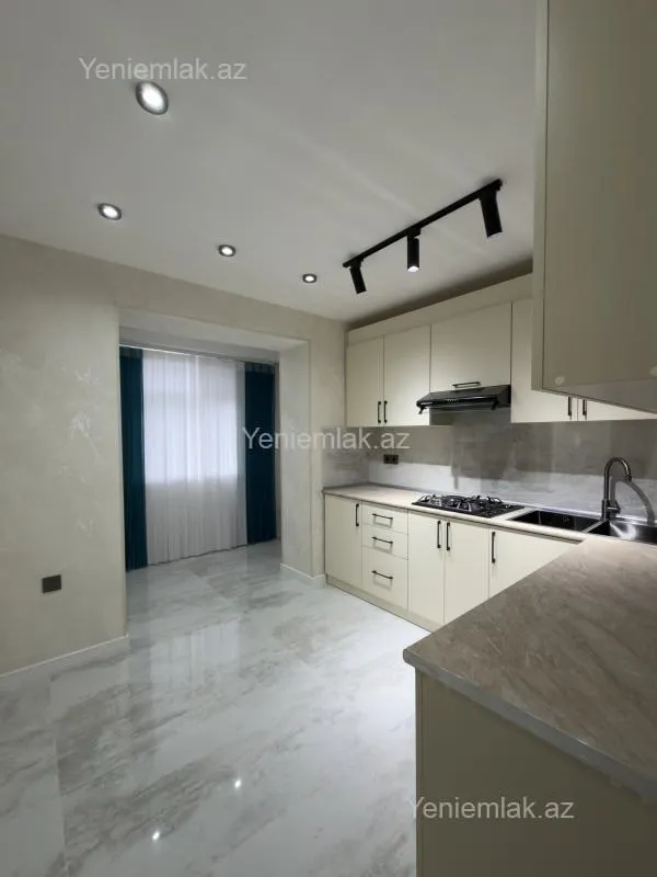 Satılır 3 otaqlı köhnə tikili 74 m²