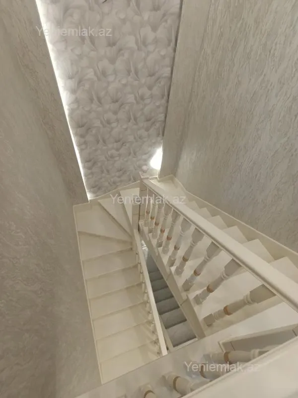 Satılır 6 otaqlı həyət evi 320 m²