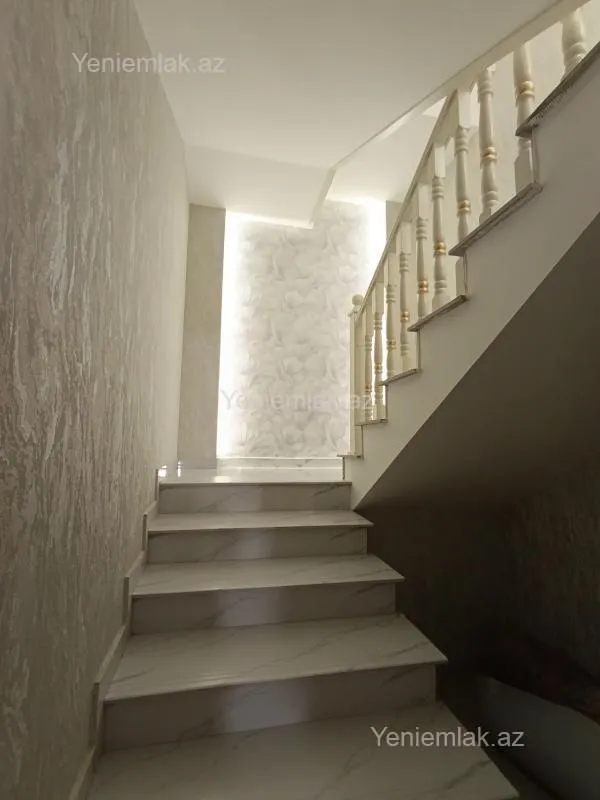 Satılır 6 otaqlı həyət evi 320 m²