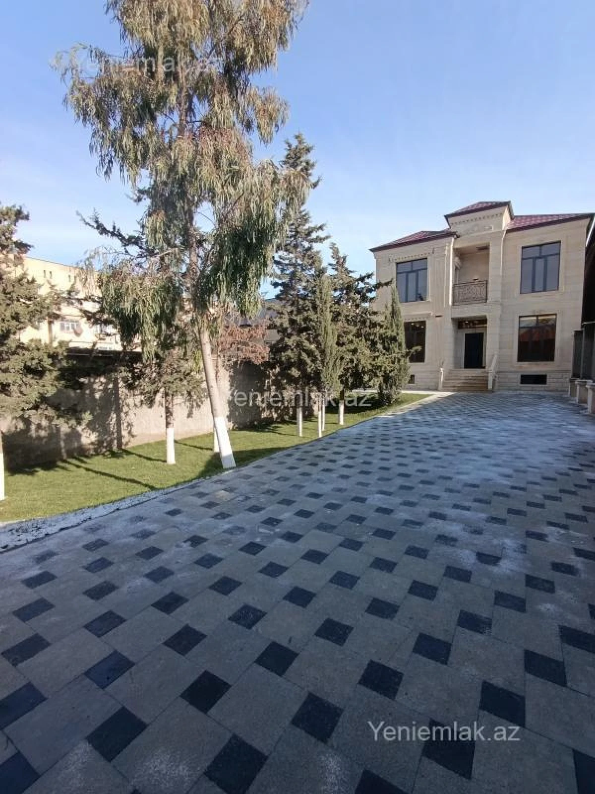 Satılır 6 otaqlı həyət evi 320 m²