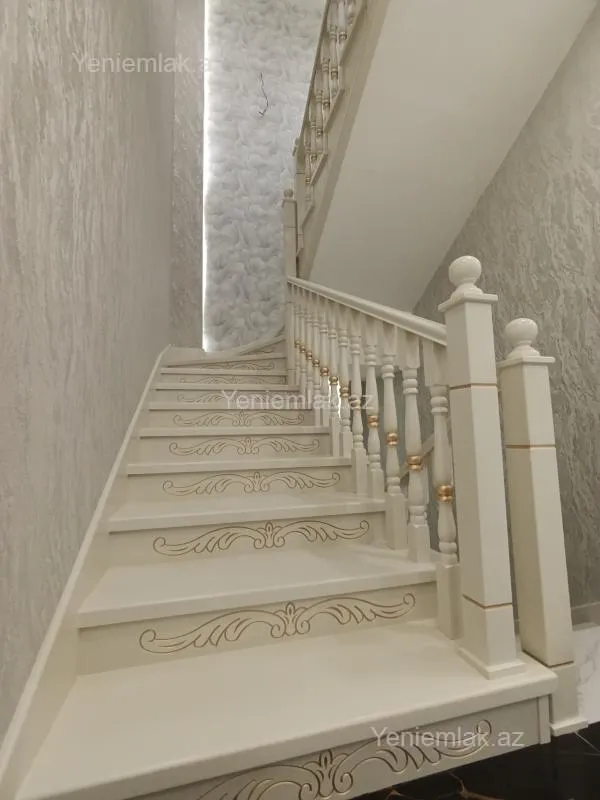 Satılır 6 otaqlı həyət evi 320 m²