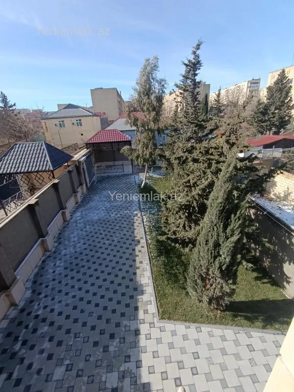 Satılır 6 otaqlı həyət evi 320 m²