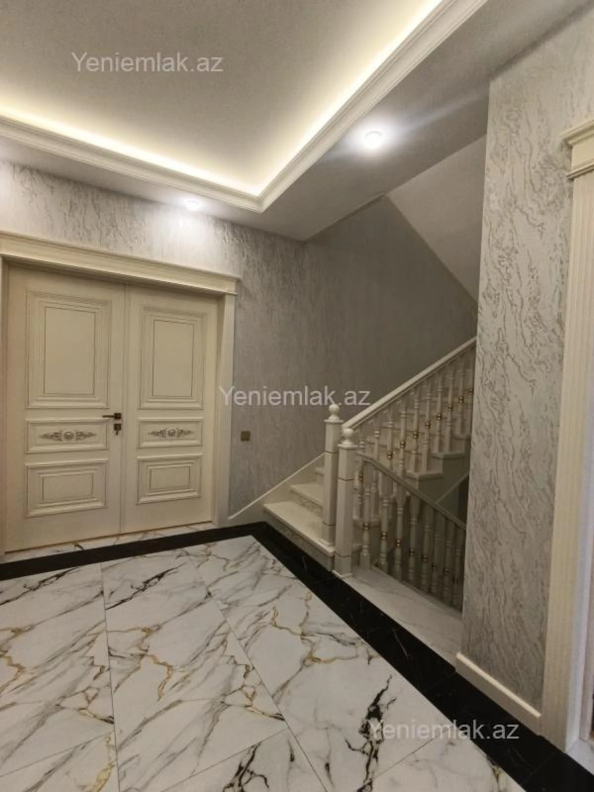 Satılır 6 otaqlı həyət evi 320 m²