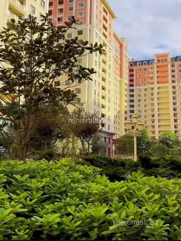 Satılır 2 otaqlı yeni tikili 70 m²