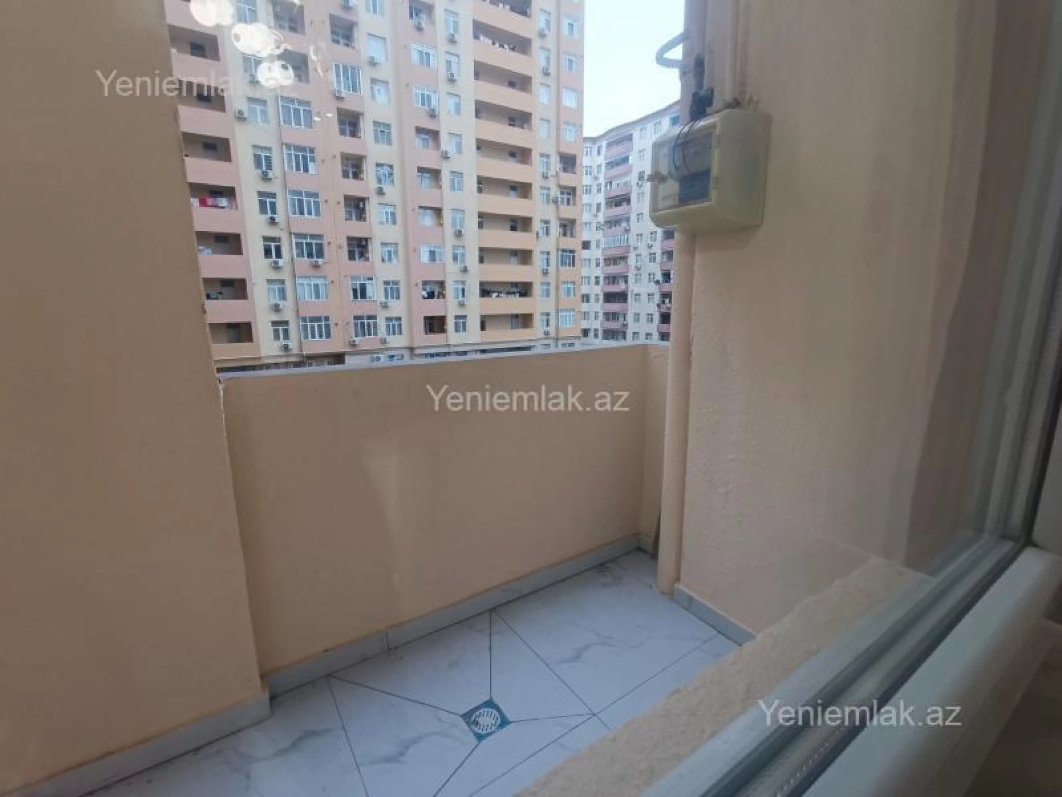 Satılır 3 otaqlı yeni tikili 65 m²
