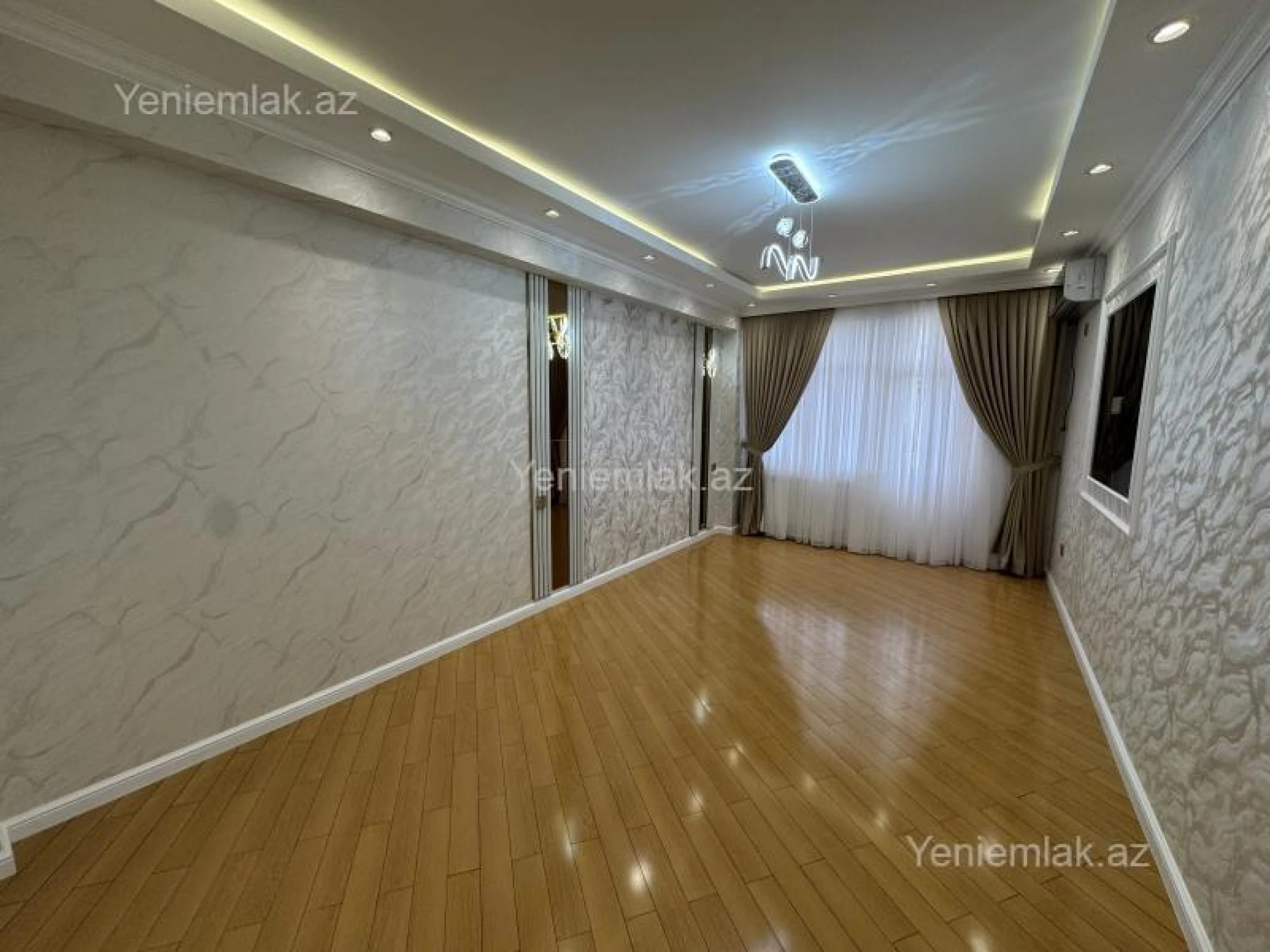 Satılır 3 otaqlı yeni tikili 135 m²