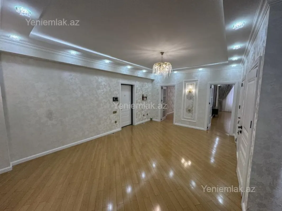 Satılır 3 otaqlı yeni tikili 135 m²