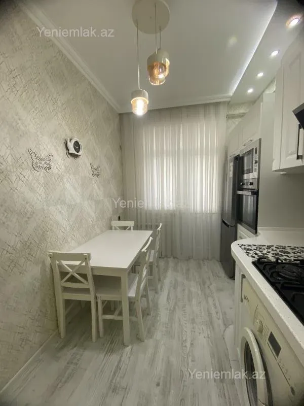 Satılır 2 otaqlı yeni tikili 74 m²