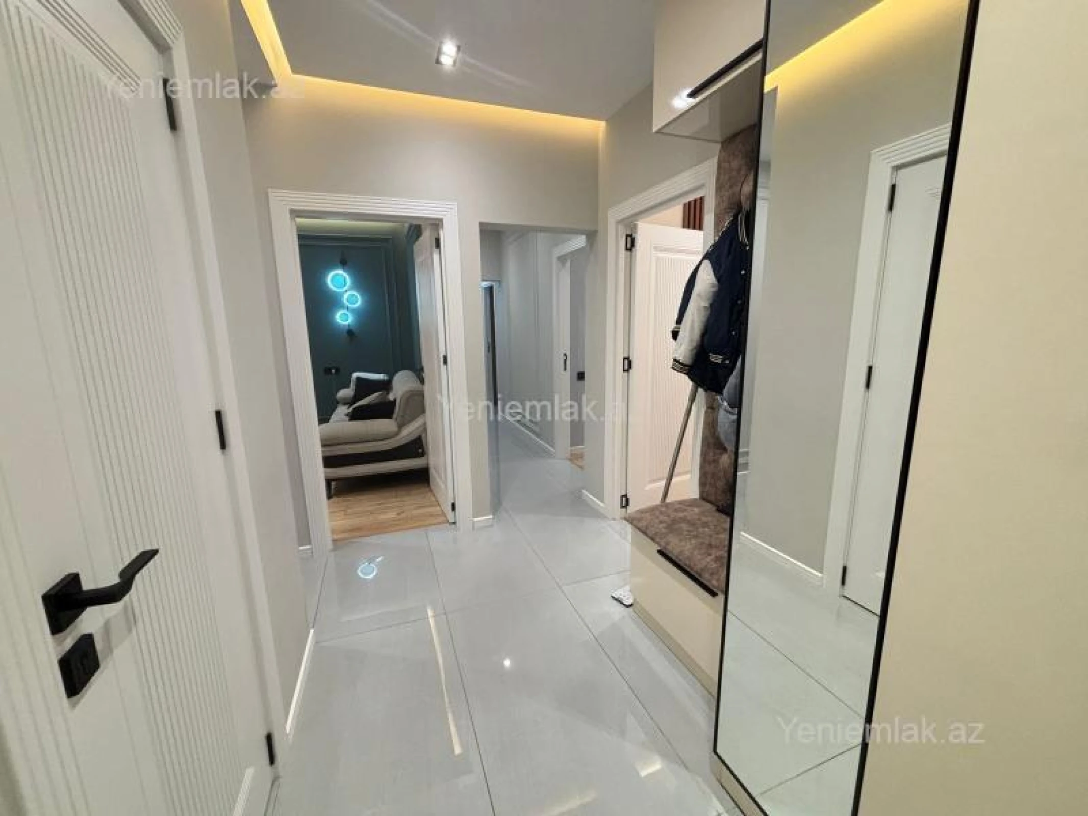 Satılır 5 otaqlı köhnə tikili 135 m²