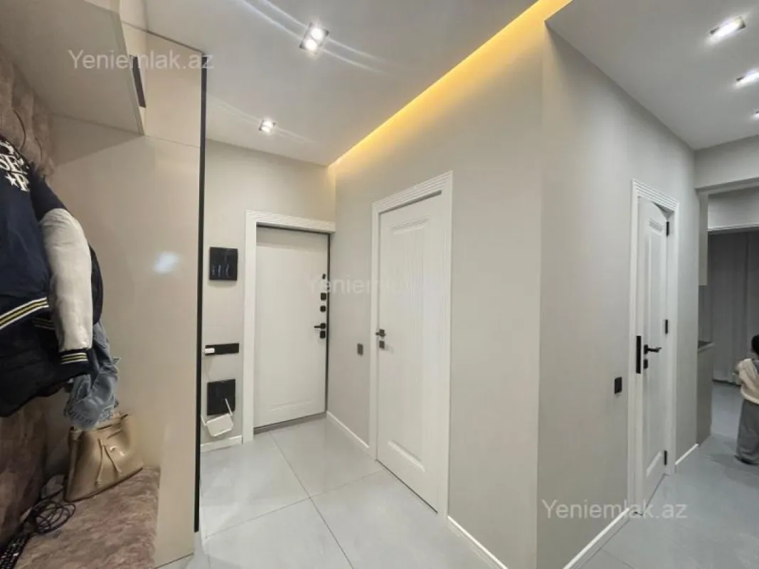Satılır 5 otaqlı köhnə tikili 135 m²