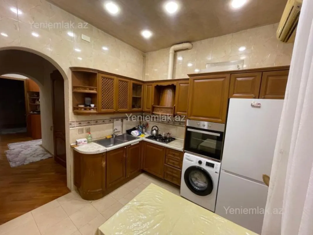 Satılır 3 otaqlı köhnə tikili 80 m²