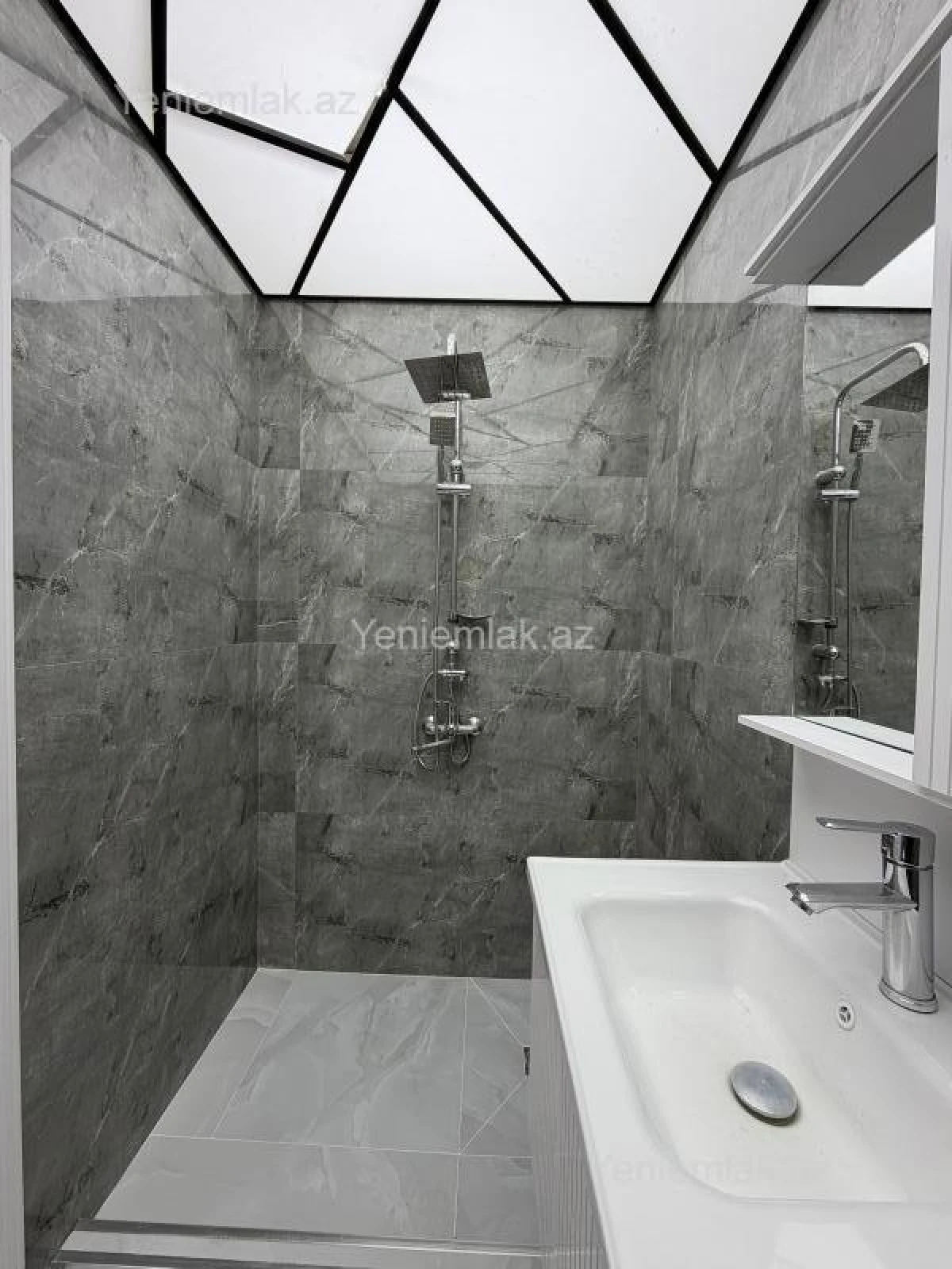 Satılır 3 otaqlı yeni tikili 90 m²