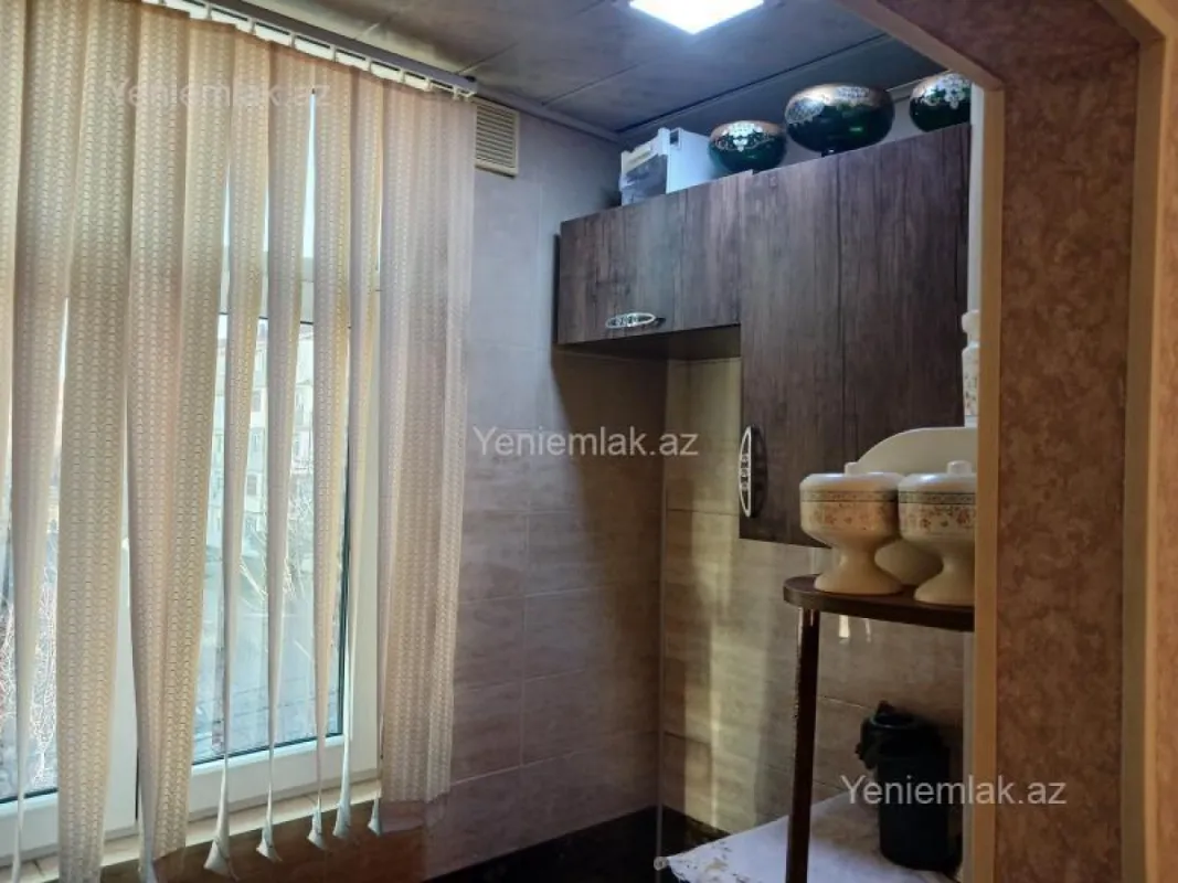 Satılır 1 otaqlı köhnə tikili 41.5 m²