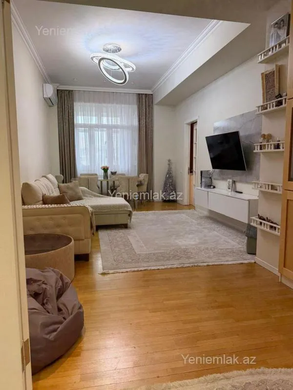 Satılır 2 otaqlı yeni tikili 90 m²