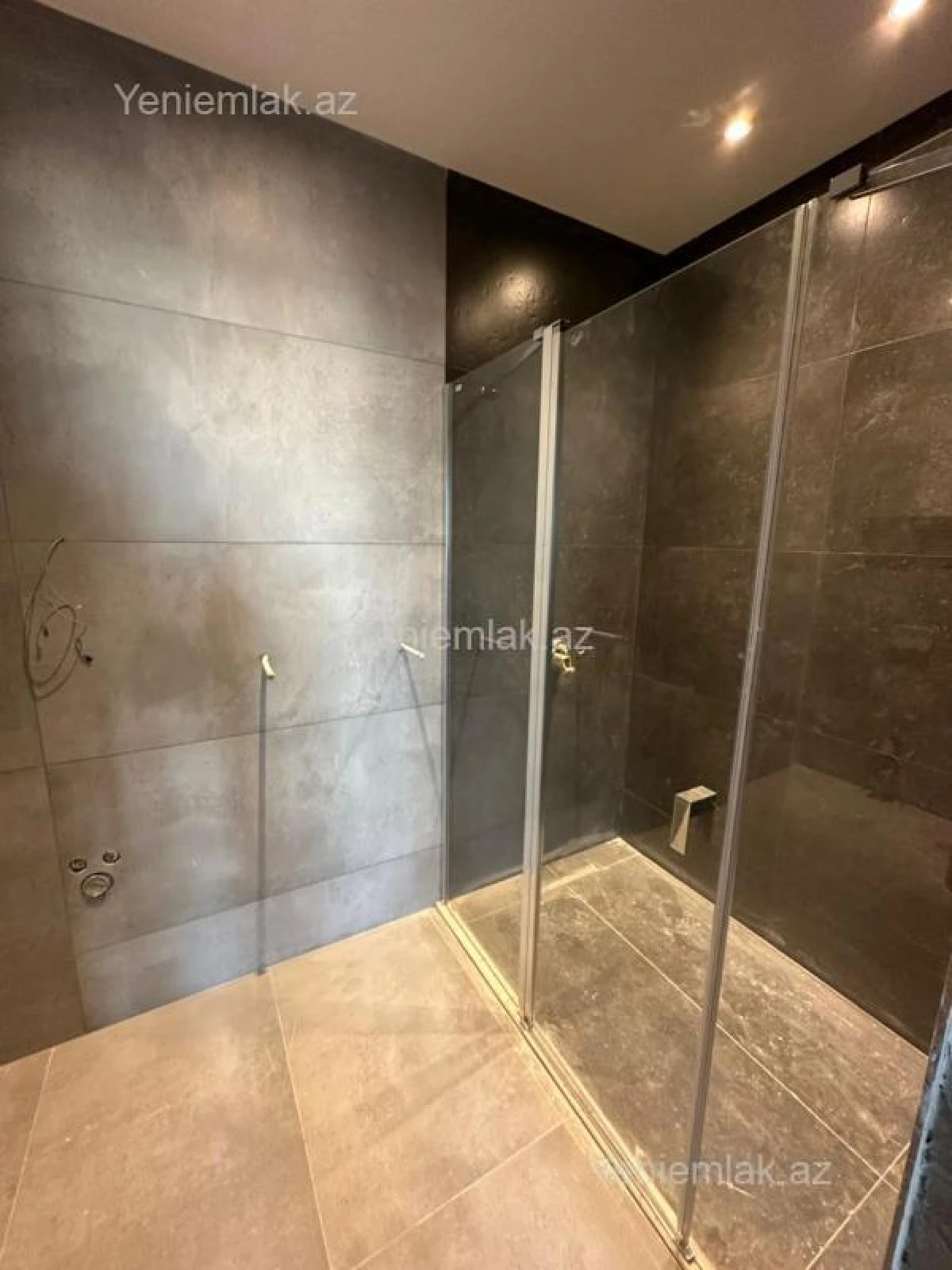 Satılır 4 otaqlı yeni tikili 157 m²