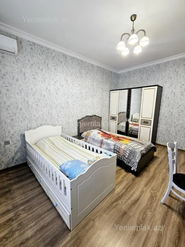 Satılır 4 otaqlı həyət evi 200 m²